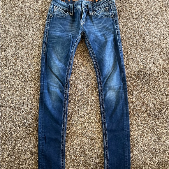 Women’s Rock Revival Skinny Jeans - Picture 4 of 6